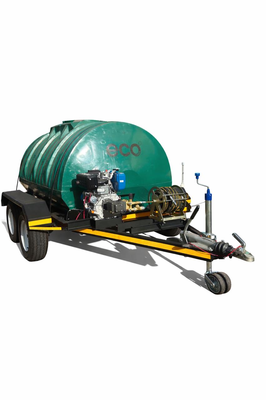 Jetting tank on trailer 